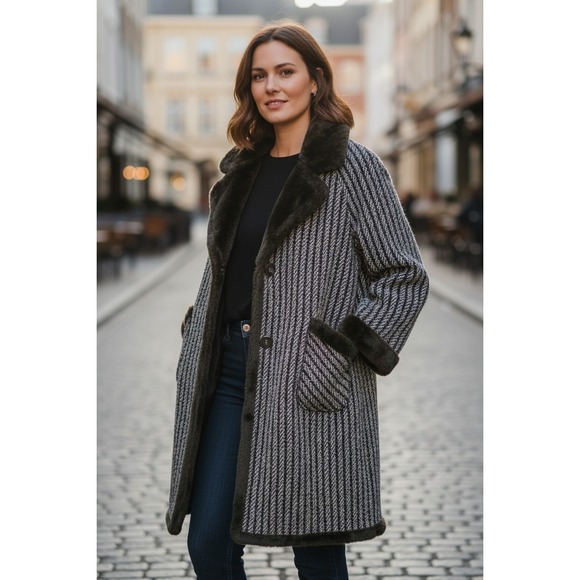 Unbranded Jackets & Blazers - Vintage Style Striped Faux Fur Trim Coat Black White Mid Length Heavyweight L